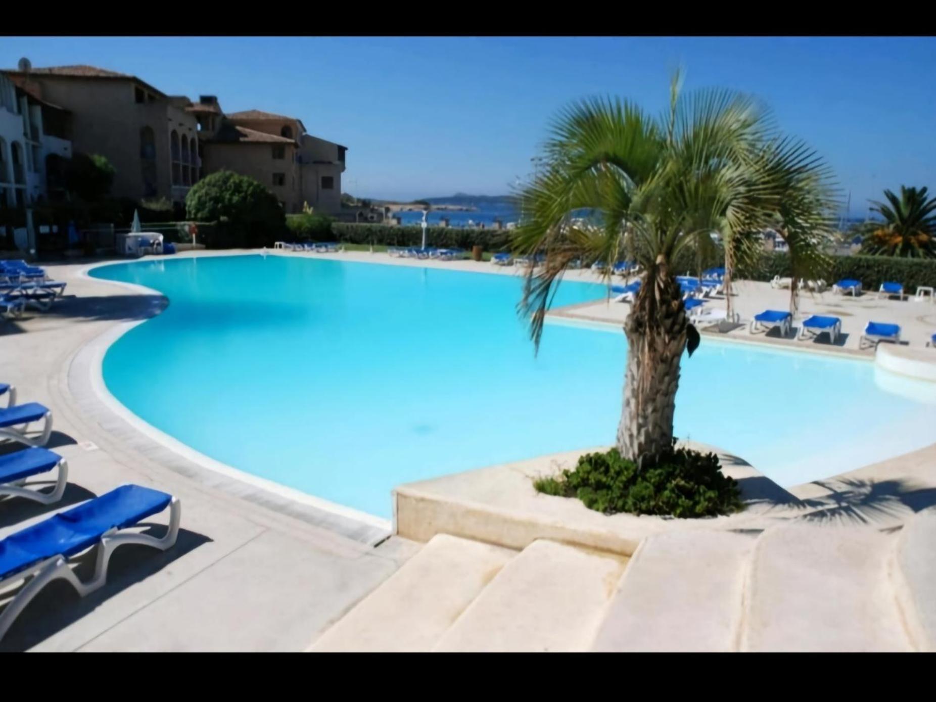Appartement T2 - Bord De Mer - Piscine Six-Fours-les-Plages Exterior foto